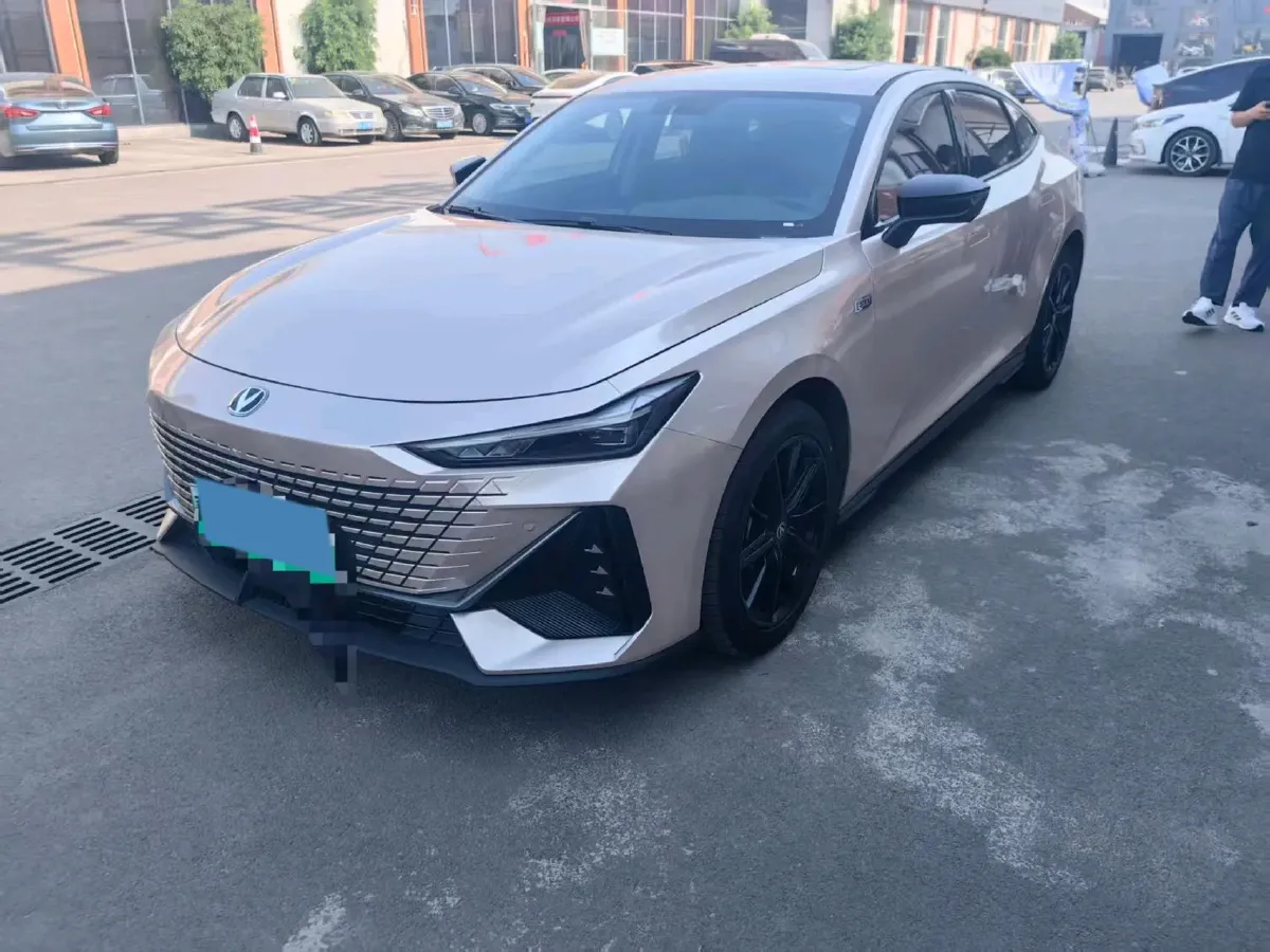 2023 ChangAn UNI-V iDD 1.5T 170HP L4 6TCT PHEV 18.4KWH,autocango,china used car exporter,china ev exporter,chinese used car exporter,chinese used ev exporter