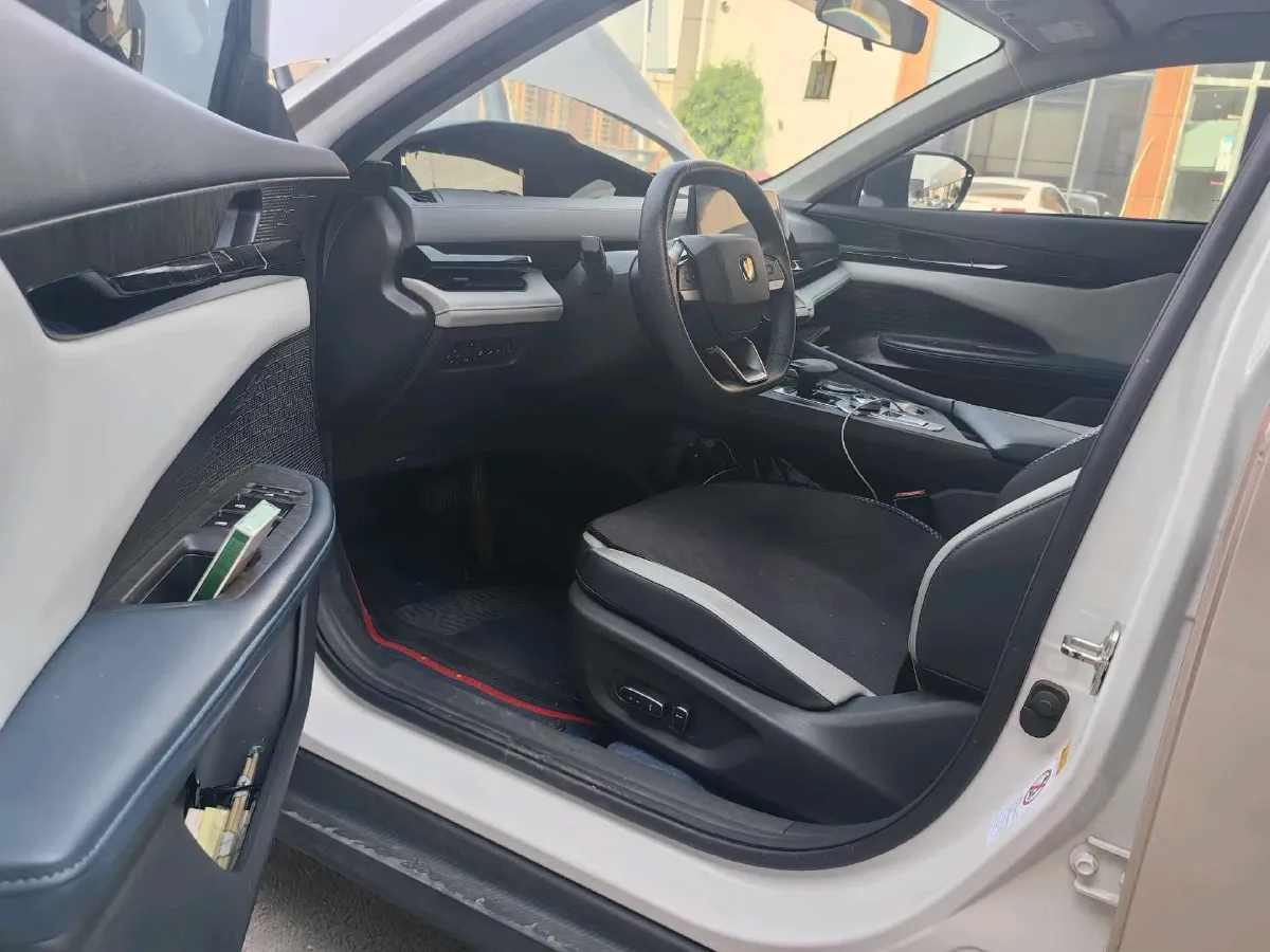 2023 ChangAn UNI-V iDD 1.5T 170HP L4 6TCT PHEV 18.4KWH,autocango,china used car exporter,china ev exporter,chinese used car exporter,chinese used ev exporter