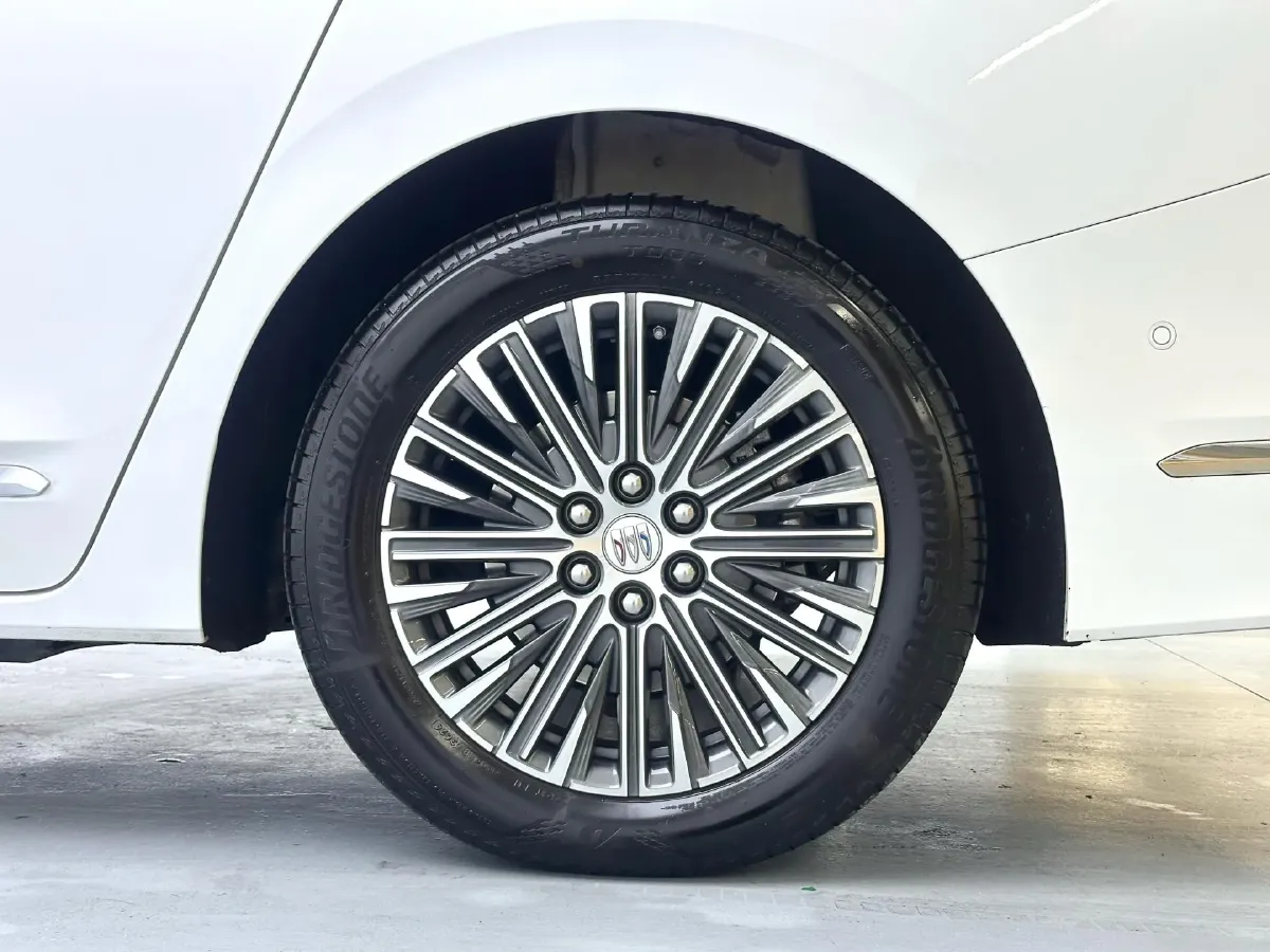 2024 Buick GL8 1.5T 180HP L4 2DHT PHEV 24.4KWH,autocango,china used car exporter,china ev exporter,chinese used car exporter,chinese used ev exporter