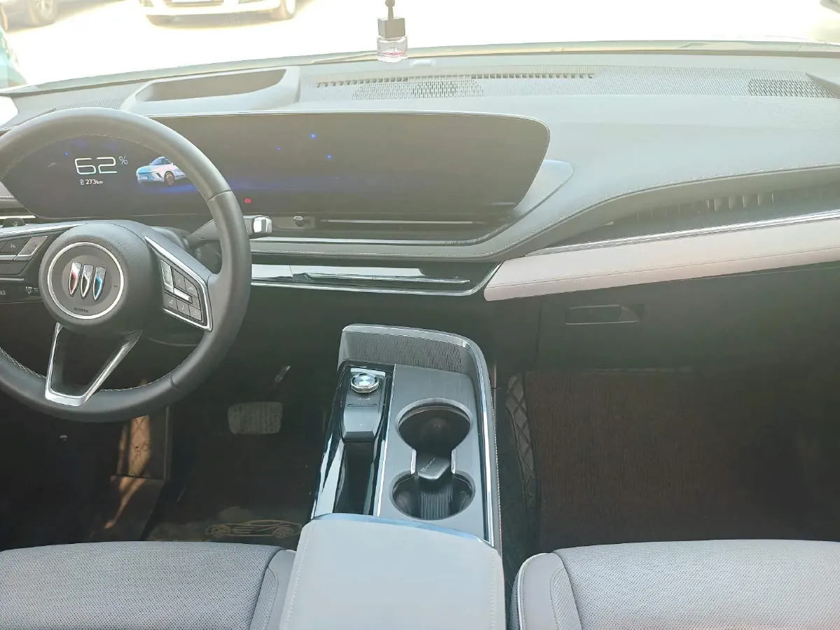 2023 Buick EnvisionPlus 1.5T 211HP L4 9AT,autocango,china used car exporter,china ev exporter,chinese used car exporter,chinese used ev exporter