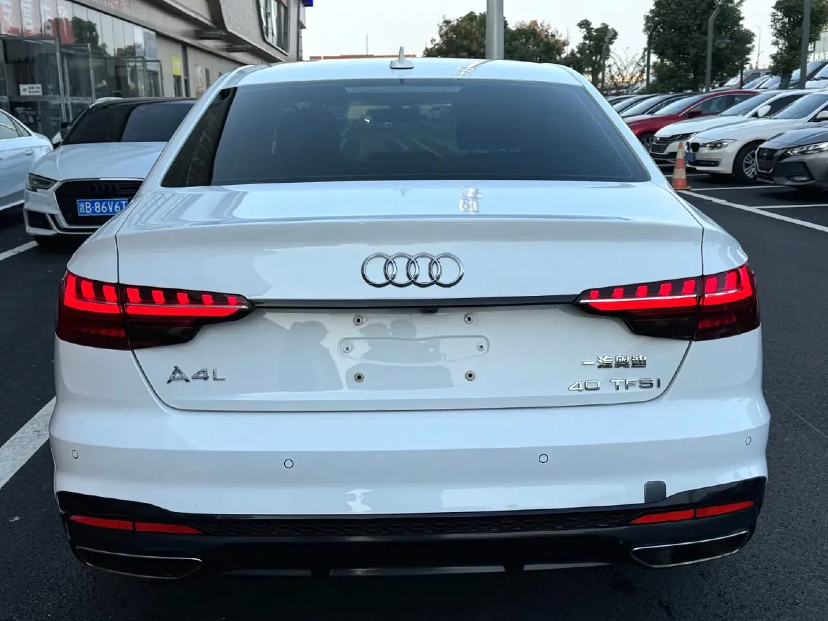2020 Audi A4L 2.0T 150HP L4 7DCT,autocango,china used car exporter,china ev exporter,chinese used car exporter,chinese used ev exporter
