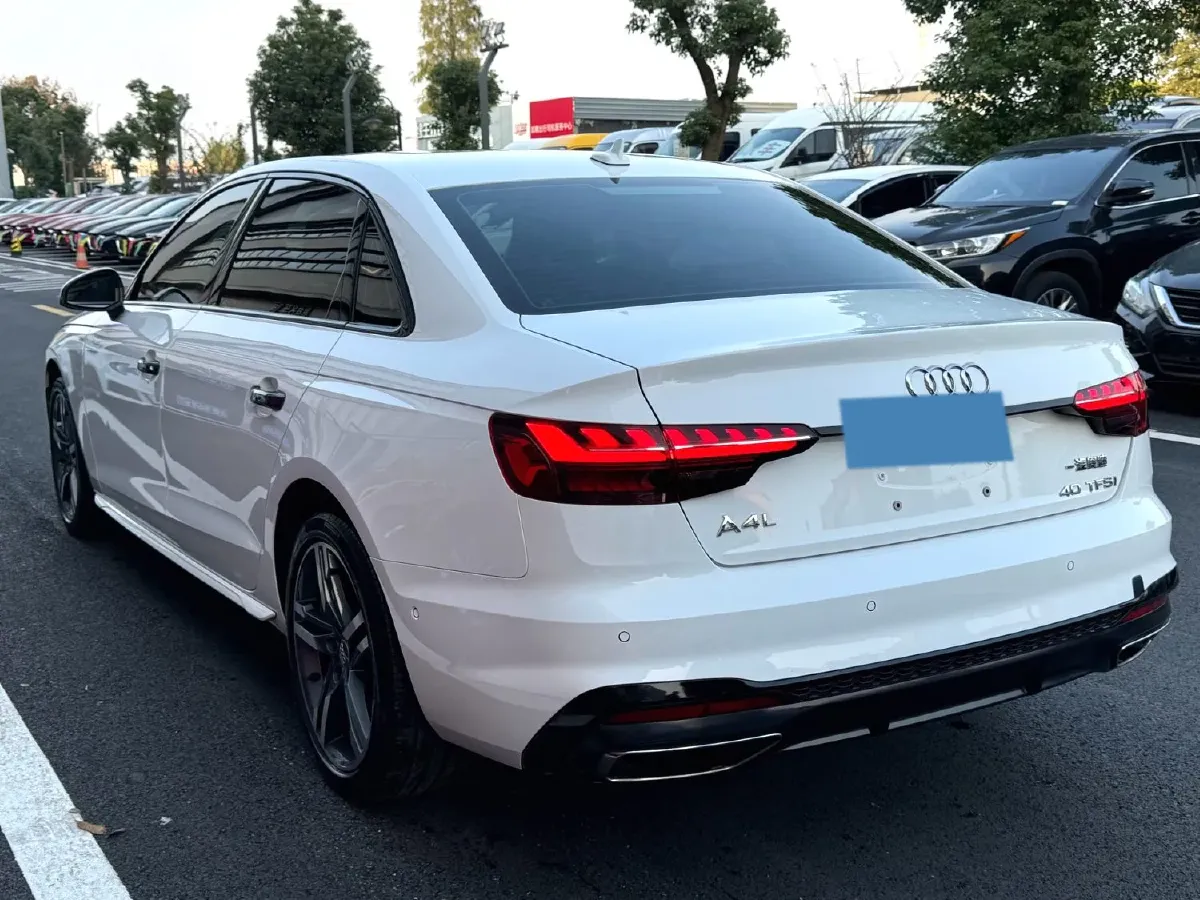 2020 Audi A4L 2.0T 150HP L4 7DCT,autocango,china used car exporter,china ev exporter,chinese used car exporter,chinese used ev exporter