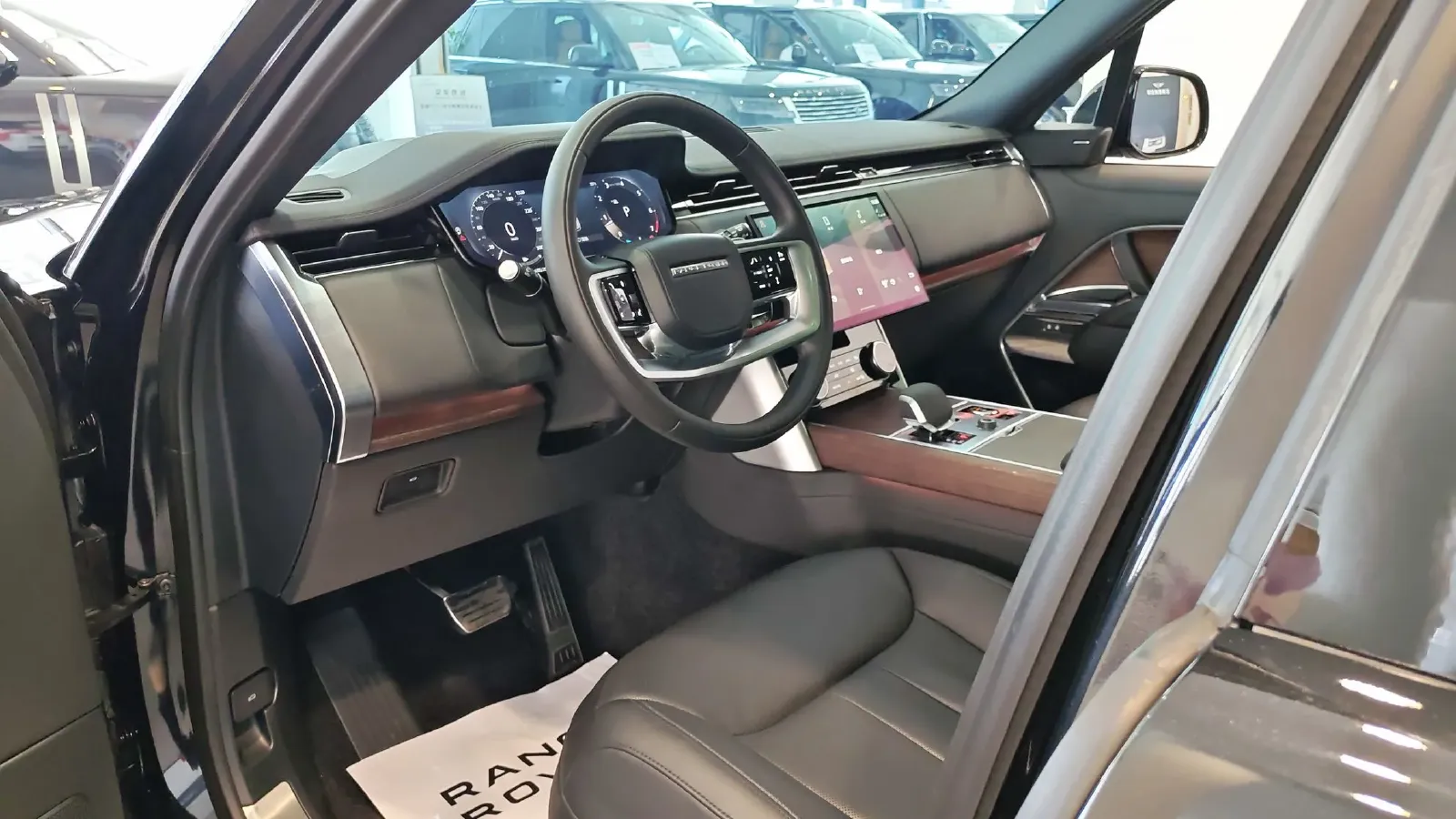 2023 Land Rover Range Rover 3.0T 400HP L6 8AT,autocango,china used car exporter,china ev exporter,chinese used car exporter,chinese used ev exporter