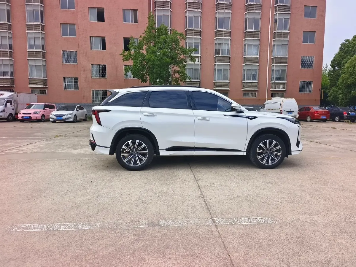 2023 ChangAn CS75 Plus 1.5T 188HP L4 8AT,autocango,china used car exporter,china ev exporter,chinese used car exporter,chinese used ev exporter
