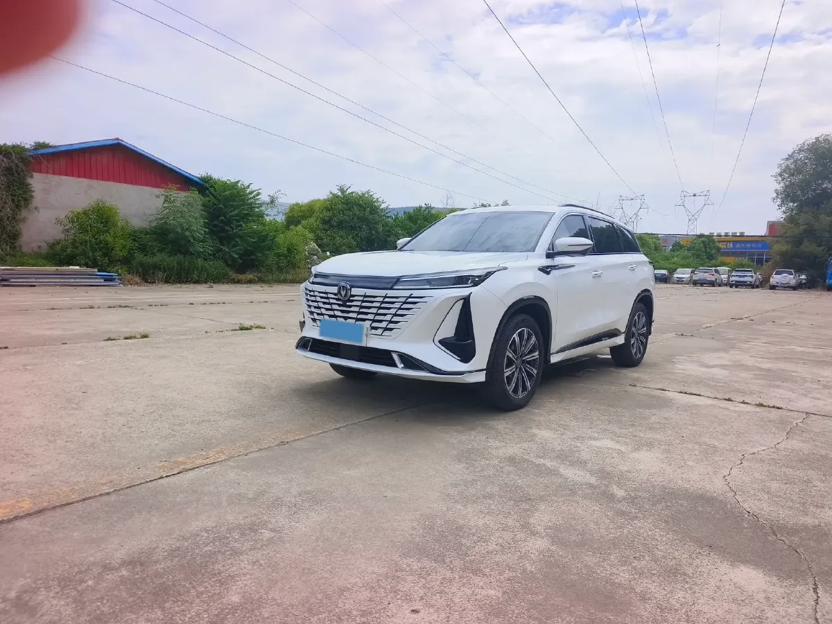 2023 ChangAn CS75 Plus 1.5T 188HP L4 8AT,autocango,china used car exporter,china ev exporter,chinese used car exporter,chinese used ev exporter