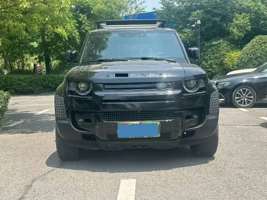 2022 Land Rover Defender 3.0T 400HP L6 8AT,autocango,china used car exporter,china ev exporter,chinese used car exporter,chinese used ev exporter