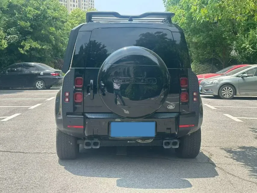 2022 Land Rover Defender 3.0T 400HP L6 8AT,autocango,china used car exporter,china ev exporter,chinese used car exporter,chinese used ev exporter