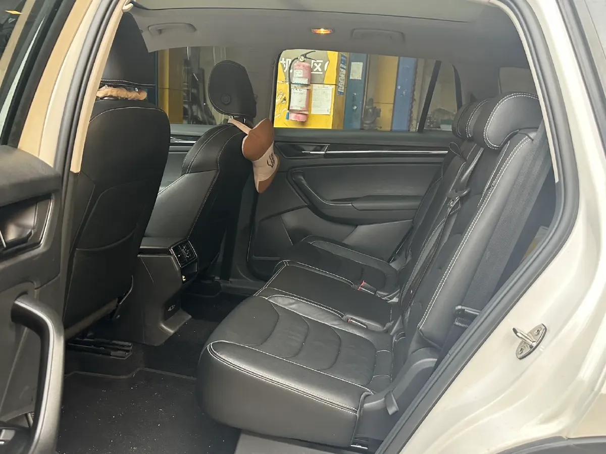 2018 Skoda Kodiak 2.0T 186HP L4 7DCT,autocango,china used car exporter,china ev exporter,chinese used car exporter,chinese used ev exporter