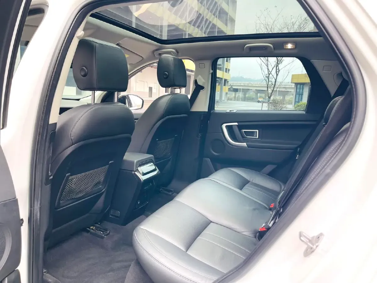 2019 Land Rover Discovery Sport 2.0T 241HP L4 9AT,autocango,china used car exporter,china ev exporter,chinese used car exporter,chinese used ev exporter