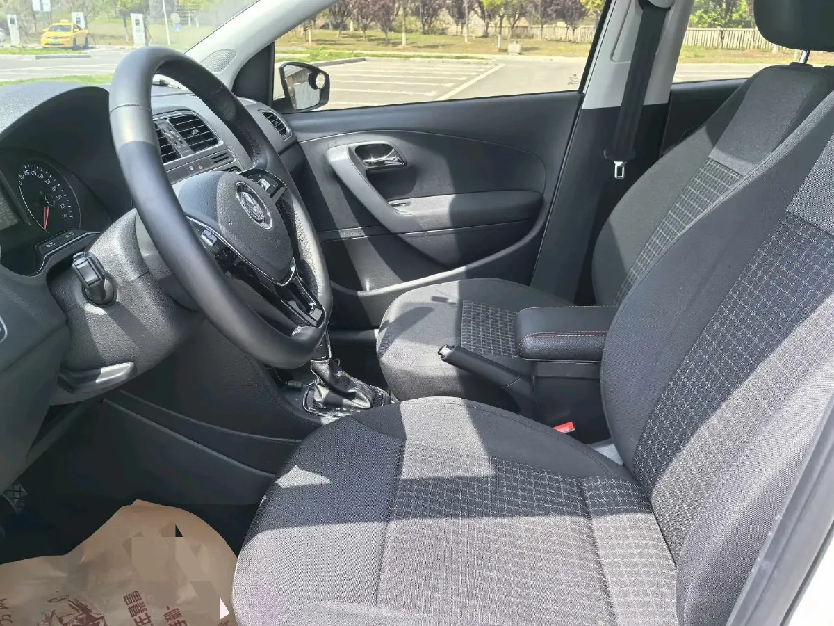 2016 Volkswagen Polo 1.6L 110HP L4 6AT,autocango,china used car exporter,china ev exporter,chinese used car exporter,chinese used ev exporter