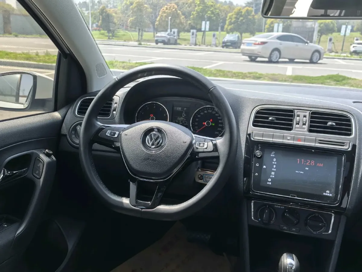 2016 Volkswagen Polo 1.6L 110HP L4 6AT,autocango,china used car exporter,china ev exporter,chinese used car exporter,chinese used ev exporter