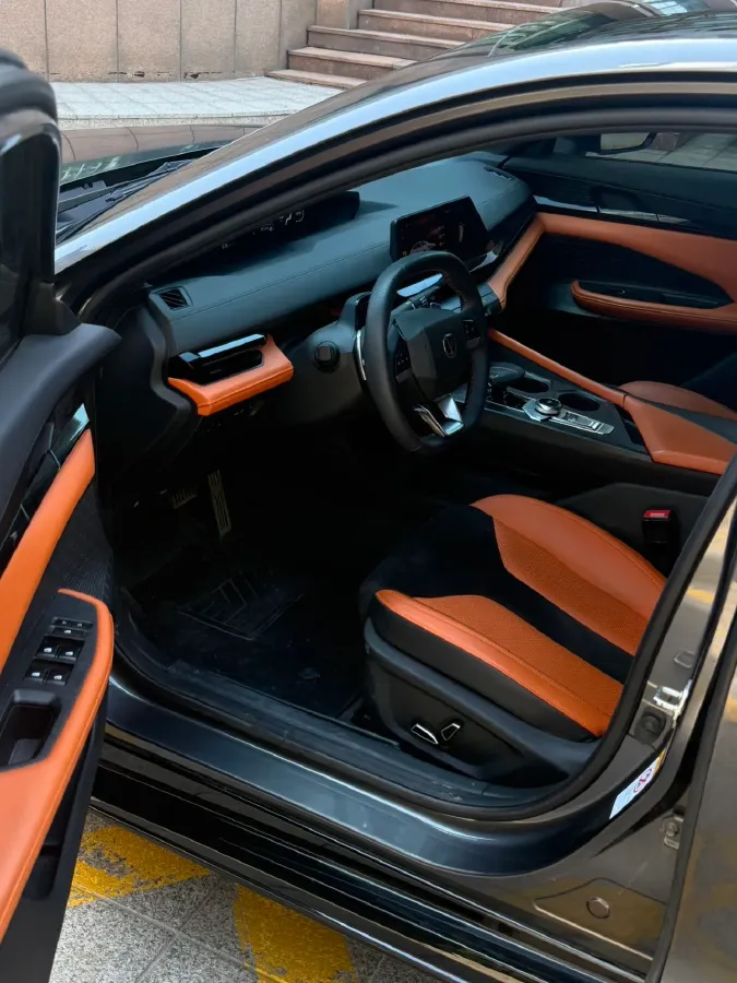 2023 ChangAn UNI-V 1.5T 188HP L4 7DCT,autocango,china used car exporter,china ev exporter,chinese used car exporter,chinese used ev exporter