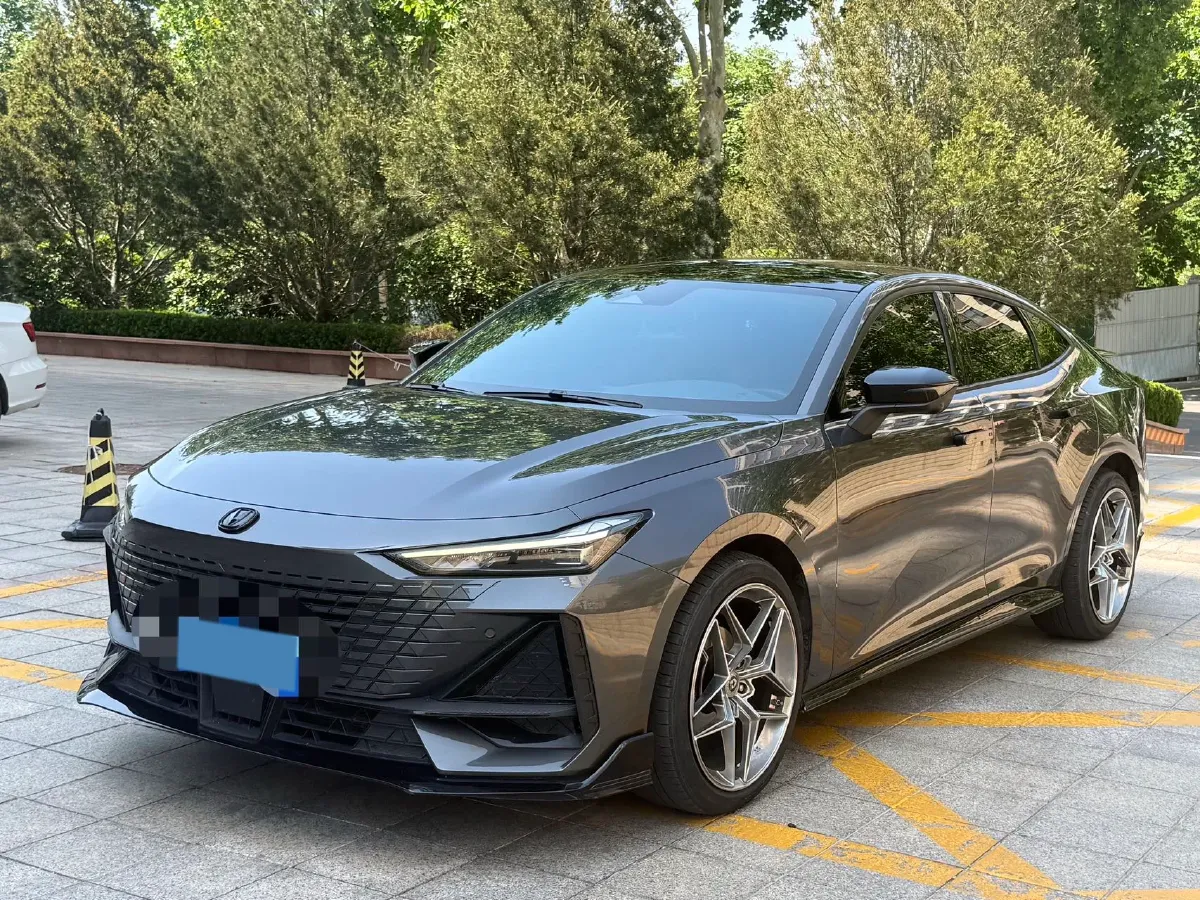 2023 ChangAn UNI-V 1.5T 188HP L4 7DCT,autocango,china used car exporter,china ev exporter,chinese used car exporter,chinese used ev exporter
