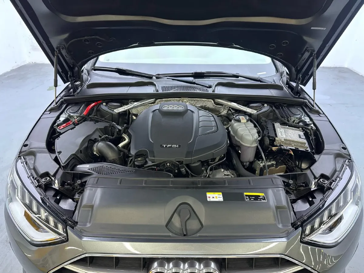 2020 Audi A4L 2.0T 190HP L4 7DCT,autocango,china used car exporter,china ev exporter,chinese used car exporter,chinese used ev exporter