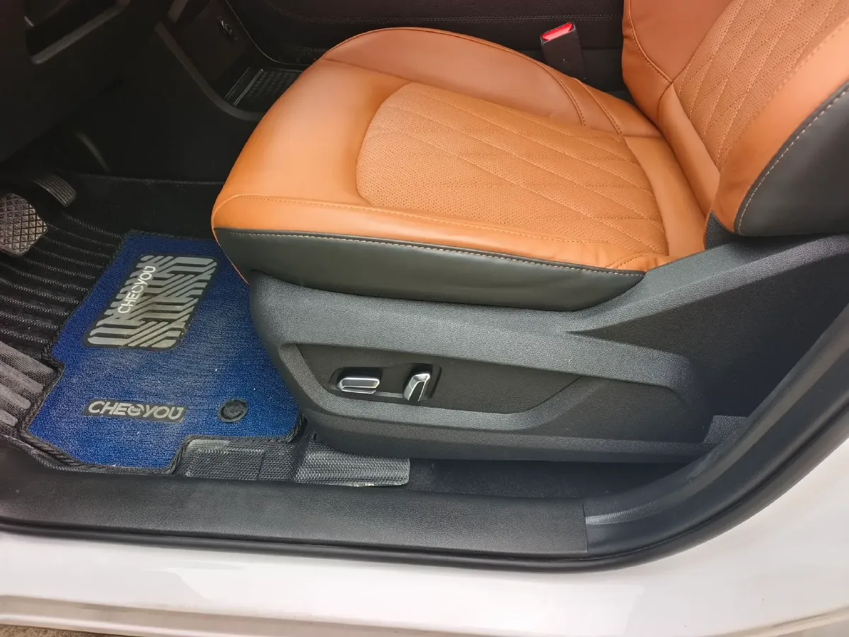 2021 Chery Tiggo 8 Plus 1.6T 197HP L4 7DCT,autocango,china used car exporter,china ev exporter,chinese used car exporter,chinese used ev exporter