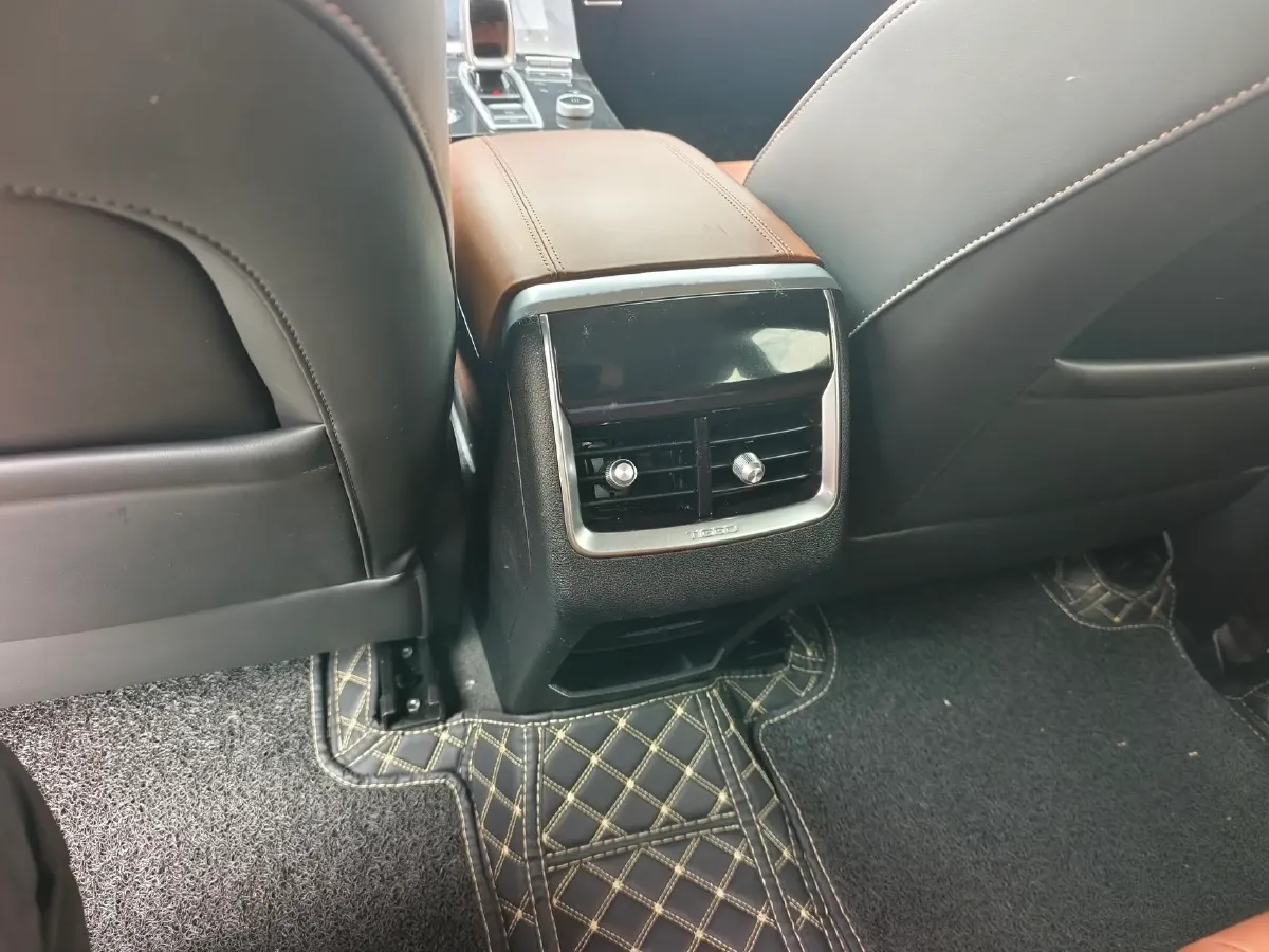 2021 Chery Tiggo 8 Plus 1.6T 197HP L4 7DCT,autocango,china used car exporter,china ev exporter,chinese used car exporter,chinese used ev exporter