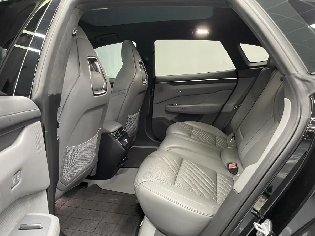 2024 Zeekr 001 BEV 95KWH,autocango,china used car exporter,china ev exporter,chinese used car exporter,chinese used ev exporter
