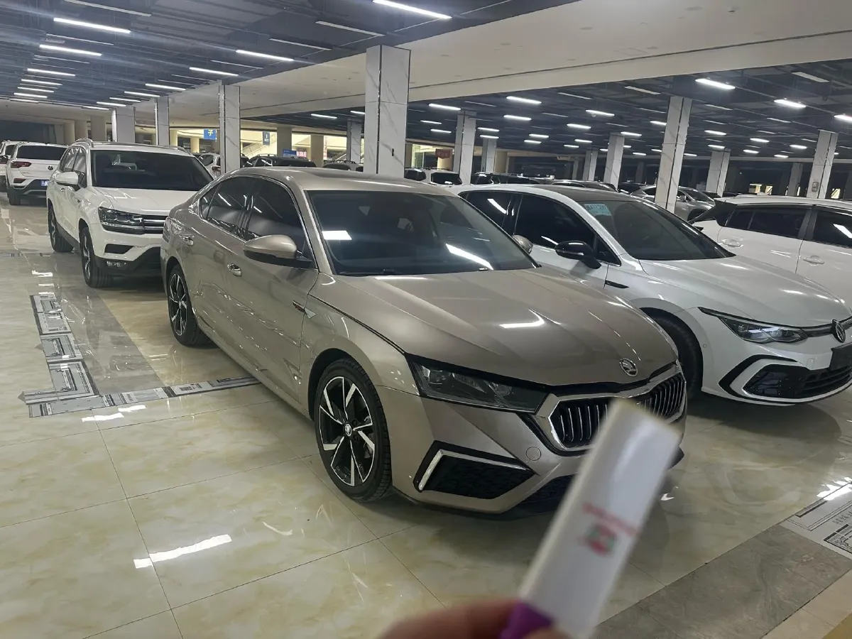 2022 Skoda Octavia 1.4T 150HP L4 7DCT,autocango,china used car exporter,china ev exporter,chinese used car exporter,chinese used ev exporter