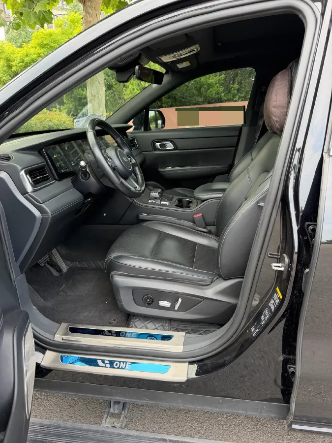 2021 Li ONE Range Extended 131HP REEV 40.5KWH,autocango,china used car exporter,china ev exporter,chinese used car exporter,chinese used ev exporter