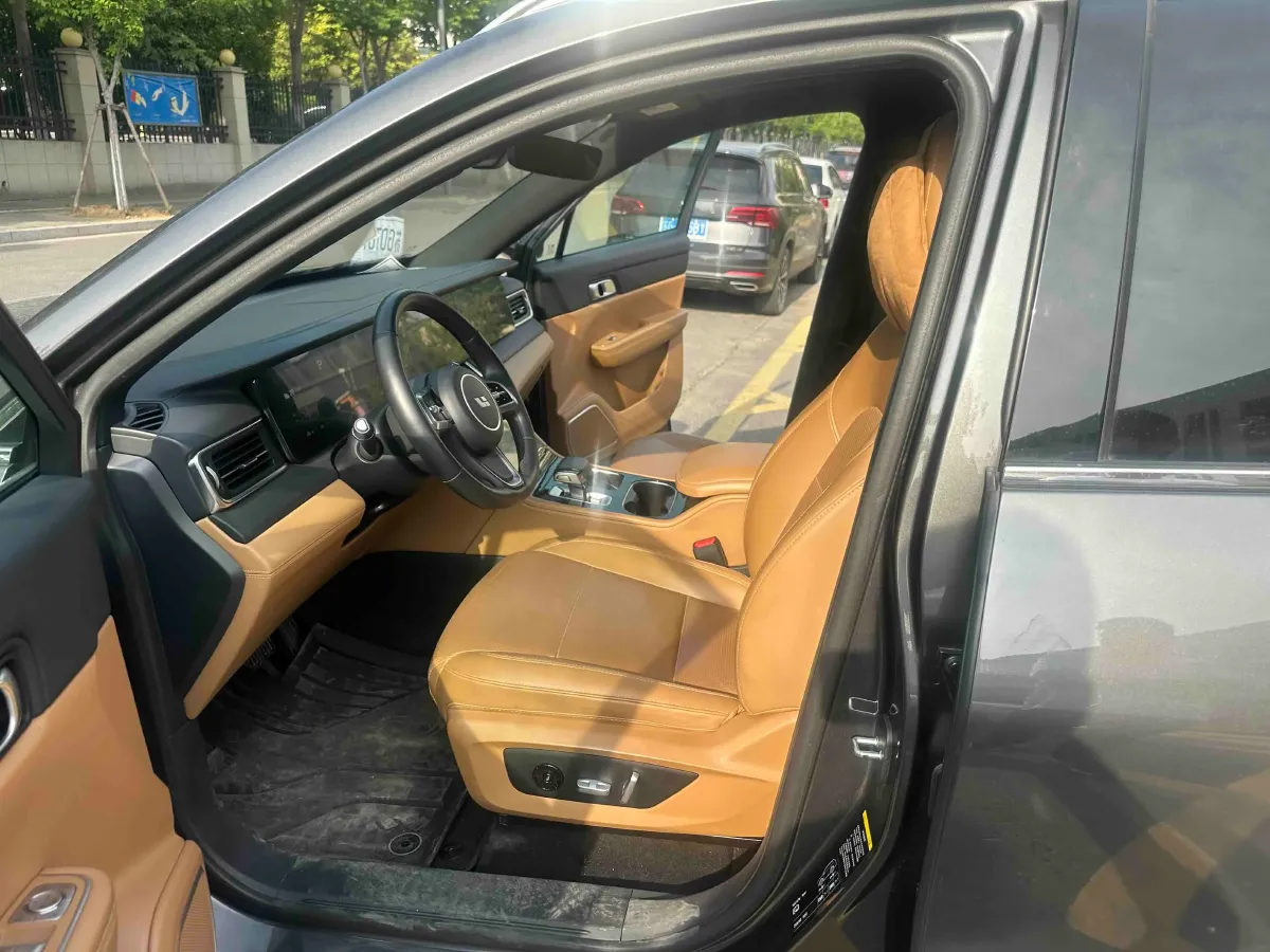 2021 Li ONE Range Extended 131HP REEV 40.5KWH,autocango,china used car exporter,china ev exporter,chinese used car exporter,chinese used ev exporter