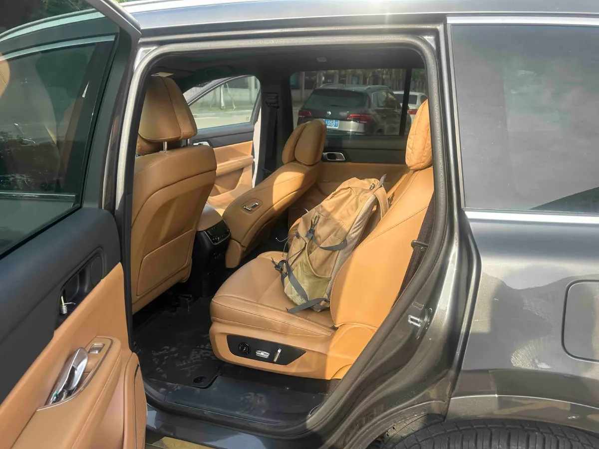 2021 Li ONE Range Extended 131HP REEV 40.5KWH,autocango,china used car exporter,china ev exporter,chinese used car exporter,chinese used ev exporter