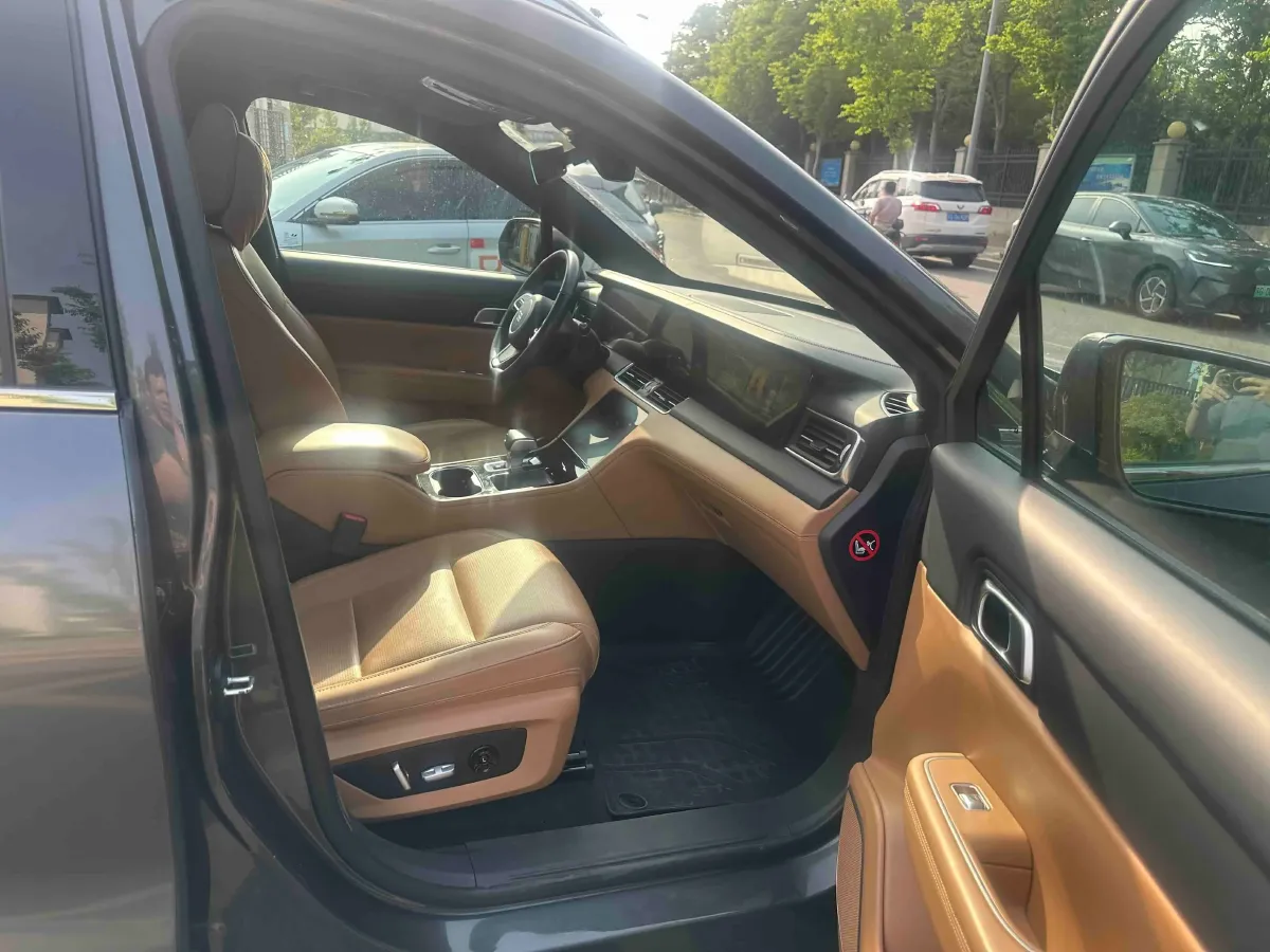 2021 Li ONE Range Extended 131HP REEV 40.5KWH,autocango,china used car exporter,china ev exporter,chinese used car exporter,chinese used ev exporter