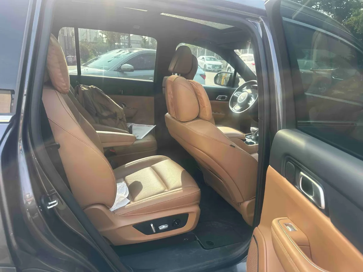 2021 Li ONE Range Extended 131HP REEV 40.5KWH,autocango,china used car exporter,china ev exporter,chinese used car exporter,chinese used ev exporter