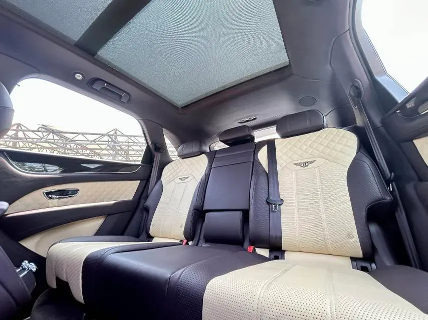 2021 Bentley Bentayga 4.0T 550HP V8 8AT,autocango,china used car exporter,china ev exporter,chinese used car exporter,chinese used ev exporter