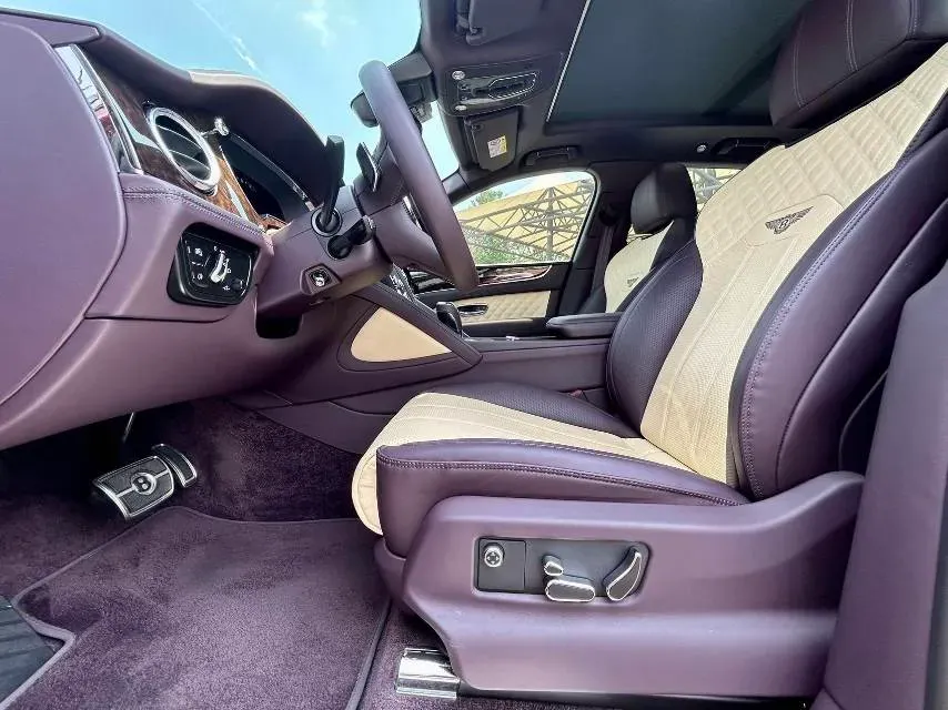 2021 Bentley Bentayga 4.0T 550HP V8 8AT,autocango,china used car exporter,china ev exporter,chinese used car exporter,chinese used ev exporter