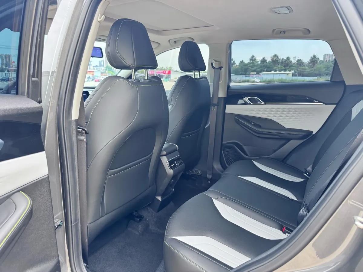 2022 Geely Coolray 1.5T 181HP L4 7DCT,autocango,china used car exporter,china ev exporter,chinese used car exporter,chinese used ev exporter