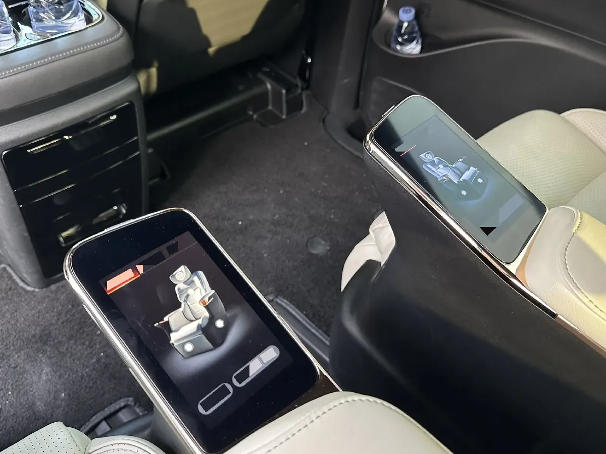 2023 GAC Trumpchi M8 2.0T 190HP L4 E-CVT Hybrid,autocango,china used car exporter,china ev exporter,chinese used car exporter,chinese used ev exporter