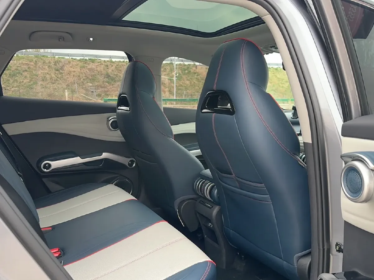 2022 Roewe RX5 MAX 1.5T 181HP L4 6AT,autocango,china used car exporter,china ev exporter,chinese used car exporter,chinese used ev exporter