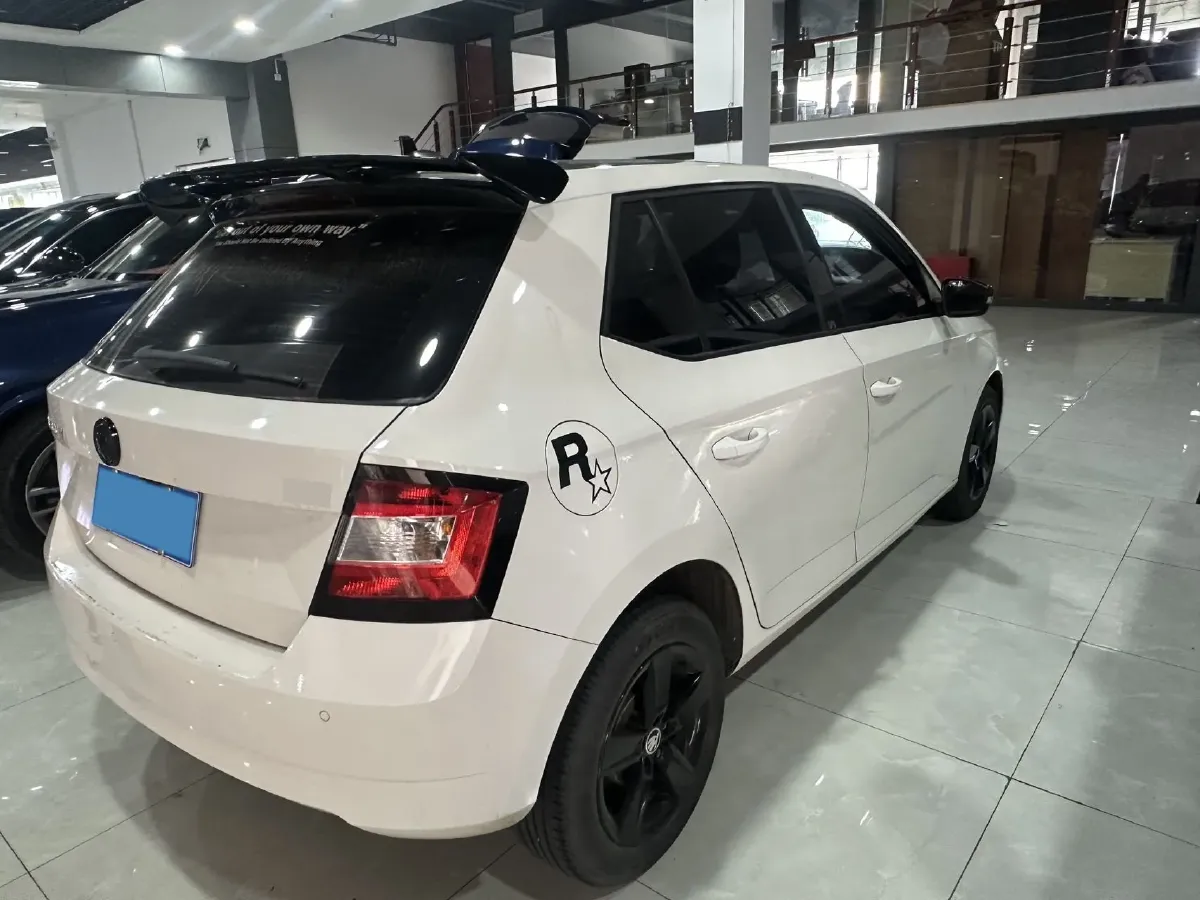 2017 Skoda Fabia 1.4L 90HP L4 6AT,autocango,china used car exporter,china ev exporter,chinese used car exporter,chinese used ev exporter