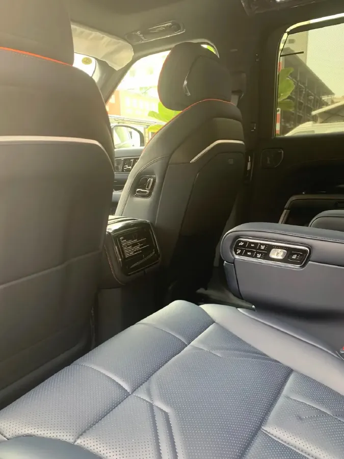 2025 Zeekr 9X 2.0T 279HP L4 1DHT PHEV,autocango,china used car exporter,china ev exporter,chinese used car exporter,chinese used ev exporter