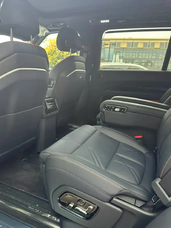 2025 Zeekr 9X 2.0T 279HP L4 1DHT PHEV,autocango,china used car exporter,china ev exporter,chinese used car exporter,chinese used ev exporter