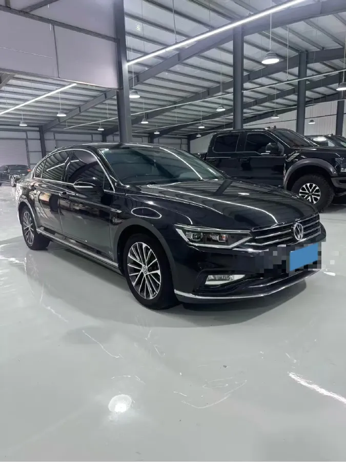 2019 Volkswagen Magotan 2.0T 186HP L4 7DCT,autocango,china used car exporter,china ev exporter,chinese used car exporter,chinese used ev exporter