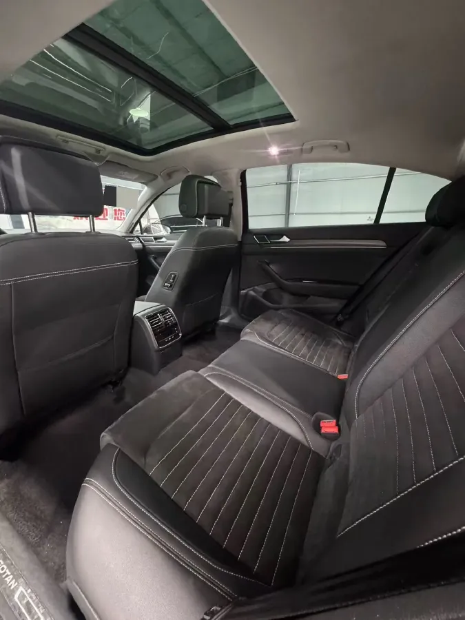 2019 Volkswagen Magotan 2.0T 186HP L4 7DCT,autocango,china used car exporter,china ev exporter,chinese used car exporter,chinese used ev exporter