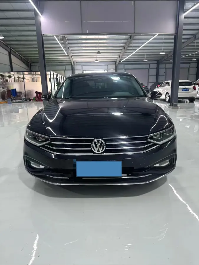 2019 Volkswagen Magotan 2.0T 186HP L4 7DCT,autocango,china used car exporter,china ev exporter,chinese used car exporter,chinese used ev exporter