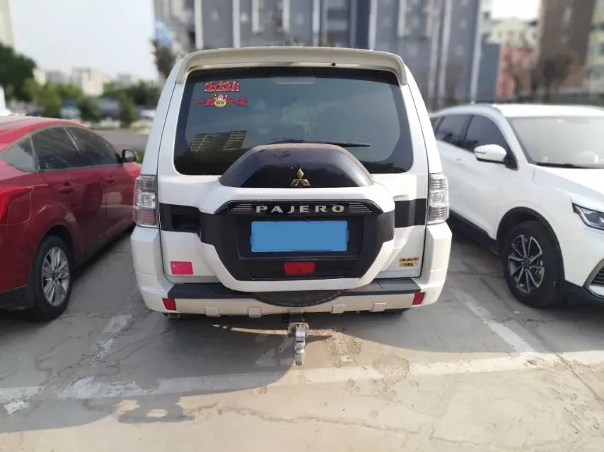 2018 Mitsubishi Pajero 3.0L 174HP V6 5AT,autocango,china used car exporter,china ev exporter,chinese used car exporter,chinese used ev exporter