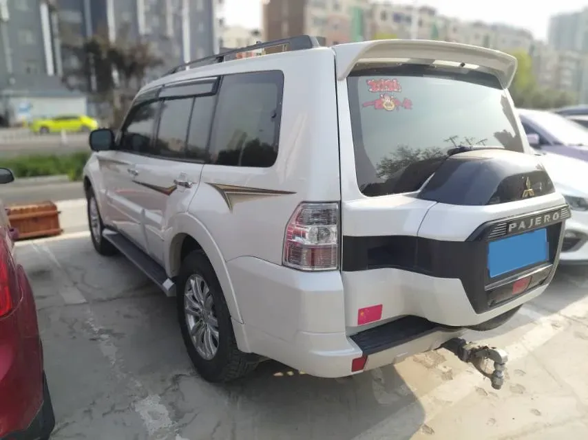 2018 Mitsubishi Pajero 3.0L 174HP V6 5AT,autocango,china used car exporter,china ev exporter,chinese used car exporter,chinese used ev exporter
