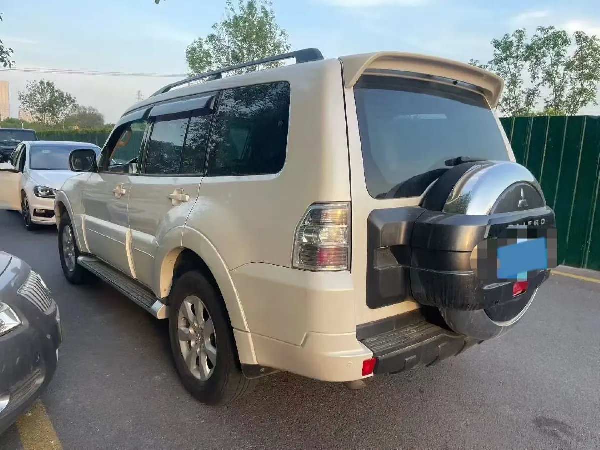 2016 Mitsubishi Pajero 3.0L 174HP V6 5AT,autocango,china used car exporter,china ev exporter,chinese used car exporter,chinese used ev exporter