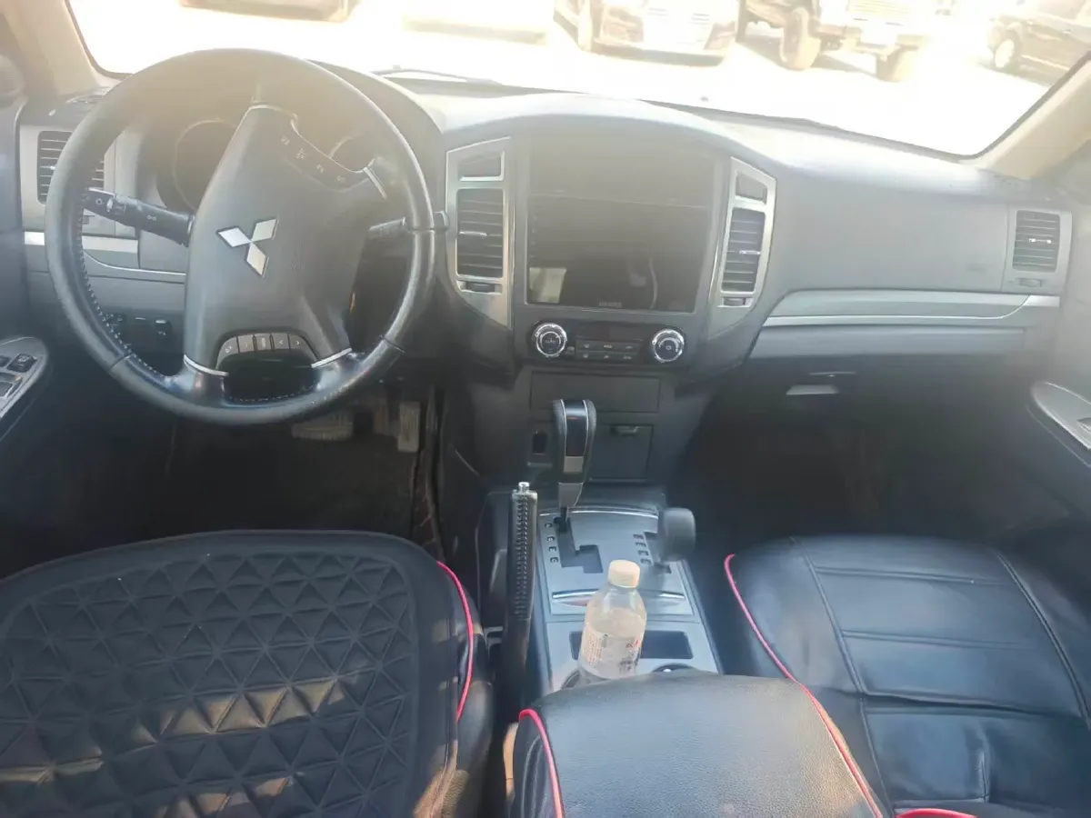 2016 Mitsubishi Pajero 3.0L 174HP V6 5AT,autocango,china used car exporter,china ev exporter,chinese used car exporter,chinese used ev exporter