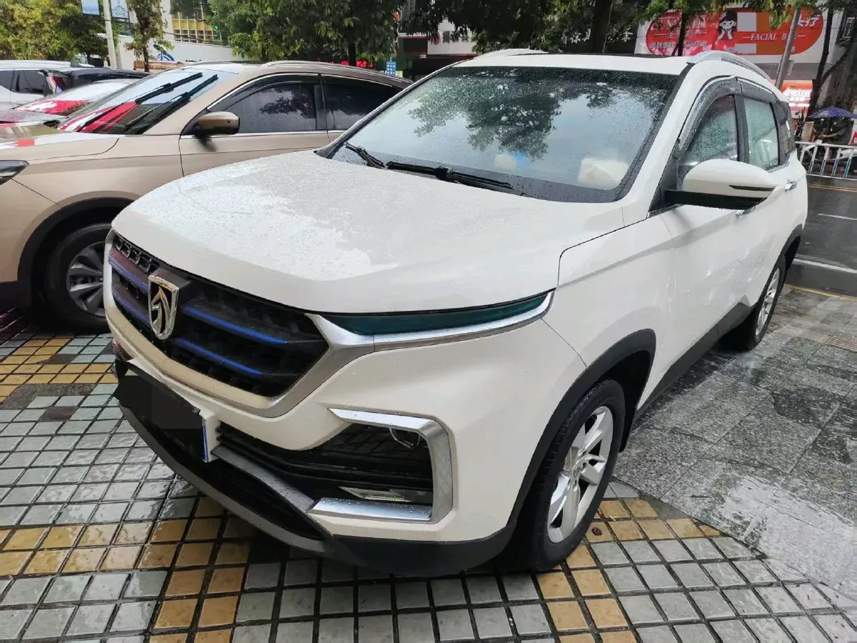 2018 BaoJun 530 1.5T 150HP L4 6MT,autocango,china used car exporter,china ev exporter,chinese used car exporter,chinese used ev exporter