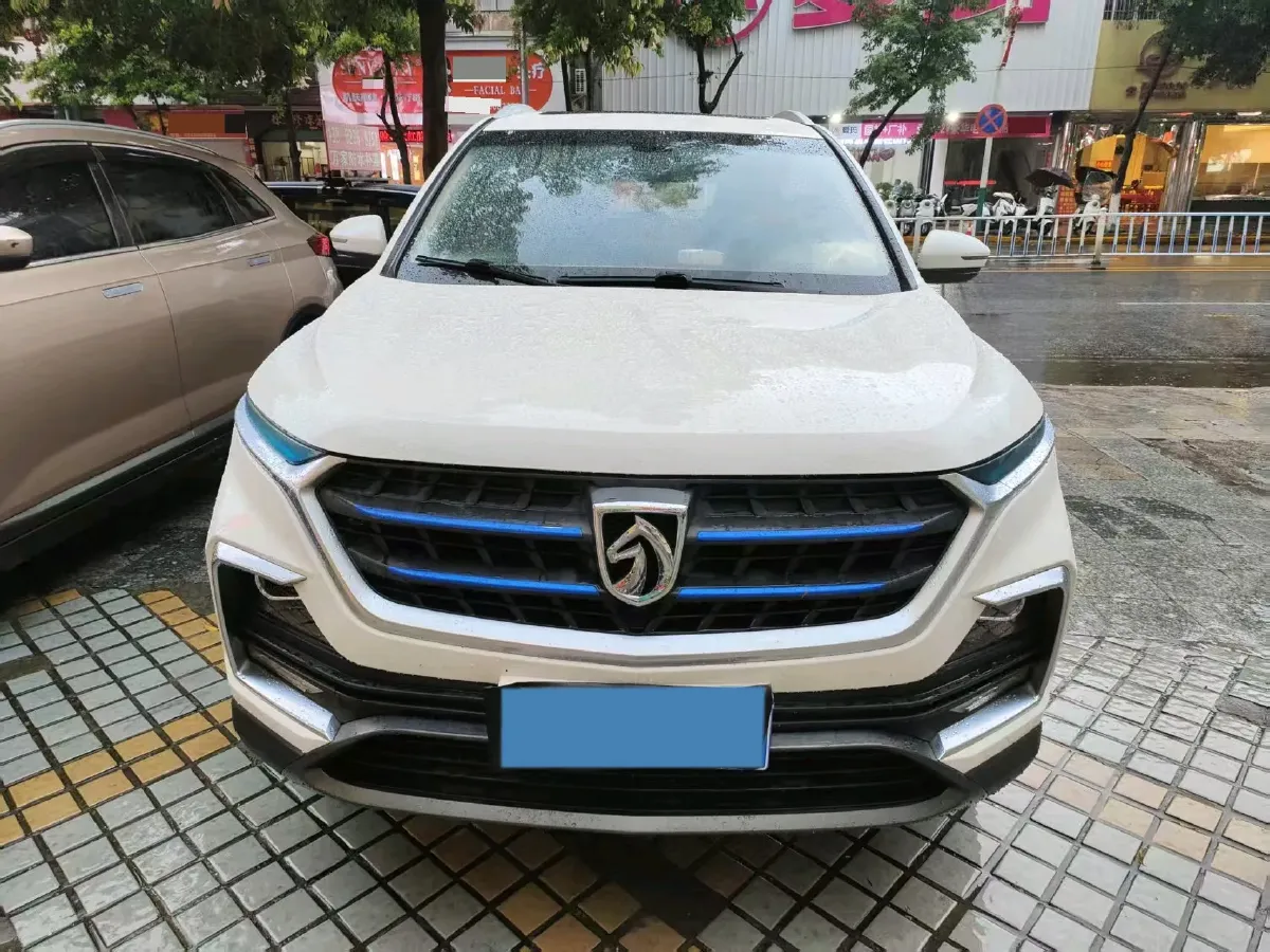 2018 BaoJun 530 1.5T 150HP L4 6MT,autocango,china used car exporter,china ev exporter,chinese used car exporter,chinese used ev exporter