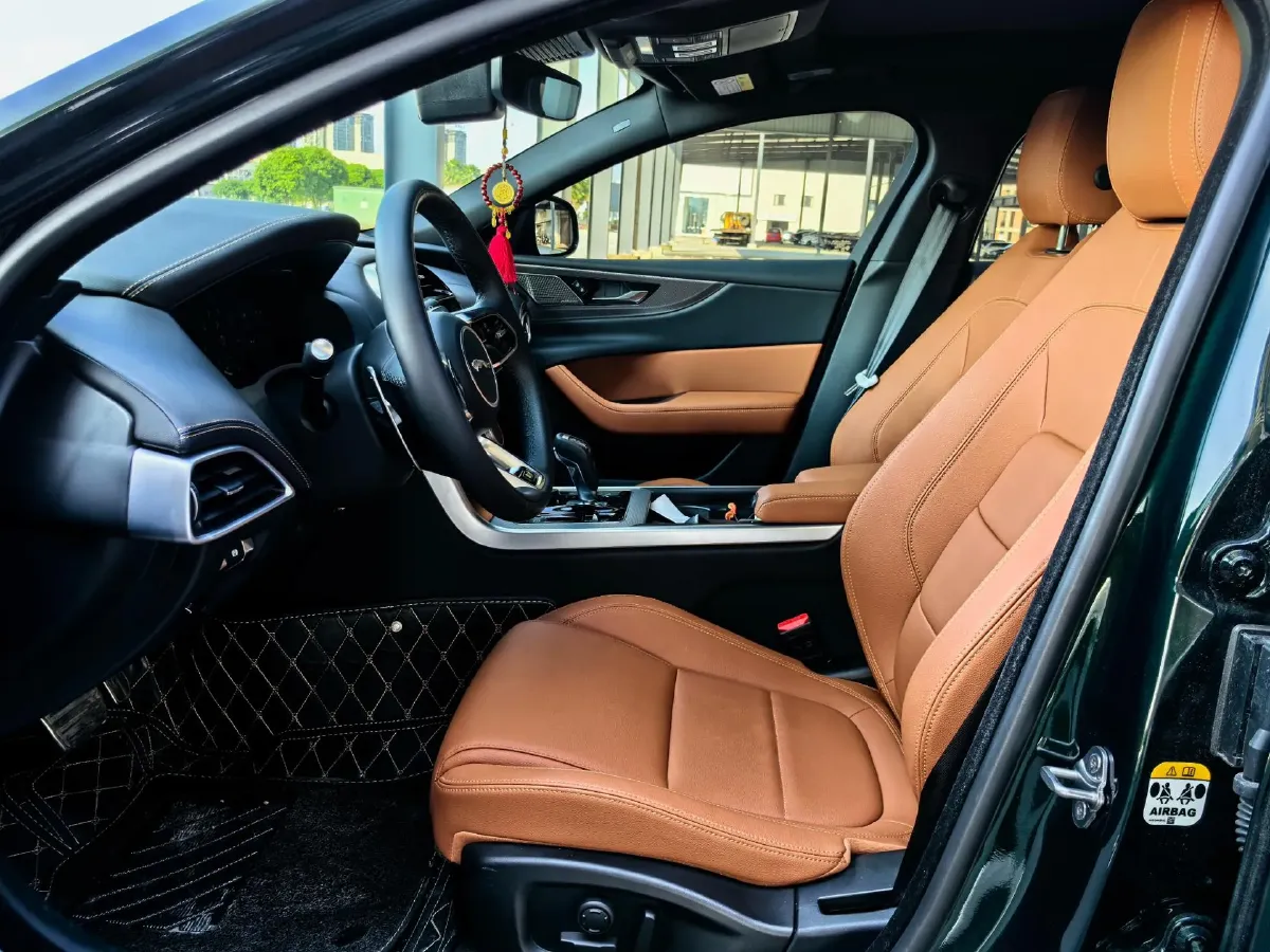 2025 Jaguar XEL 2.0T 250HP L4 8AT,autocango,china used car exporter,china ev exporter,chinese used car exporter,chinese used ev exporter