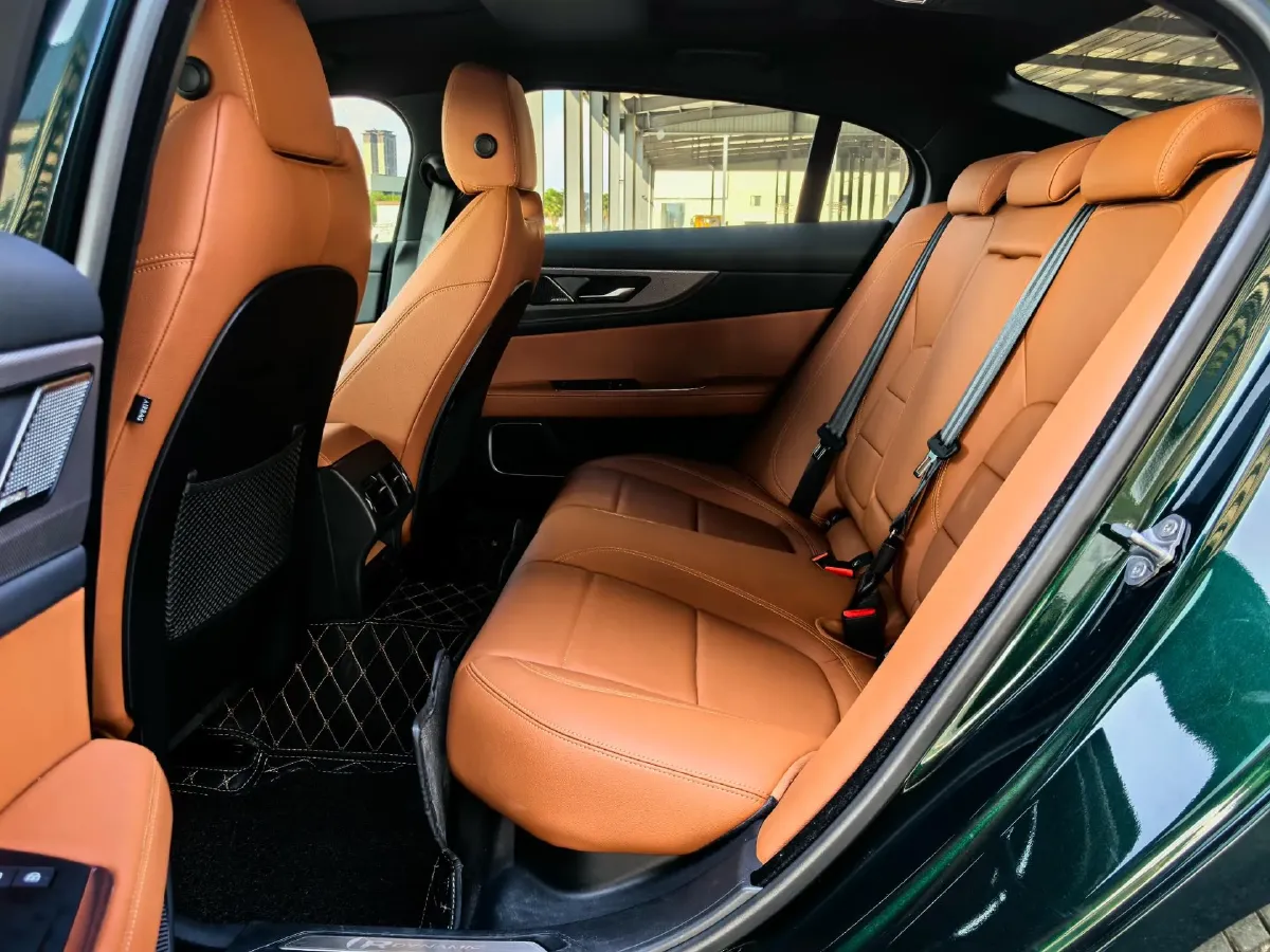 2025 Jaguar XEL 2.0T 250HP L4 8AT,autocango,china used car exporter,china ev exporter,chinese used car exporter,chinese used ev exporter