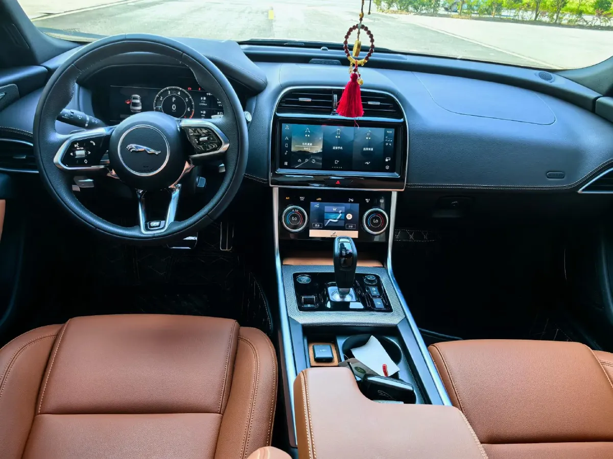 2025 Jaguar XEL 2.0T 250HP L4 8AT,autocango,china used car exporter,china ev exporter,chinese used car exporter,chinese used ev exporter