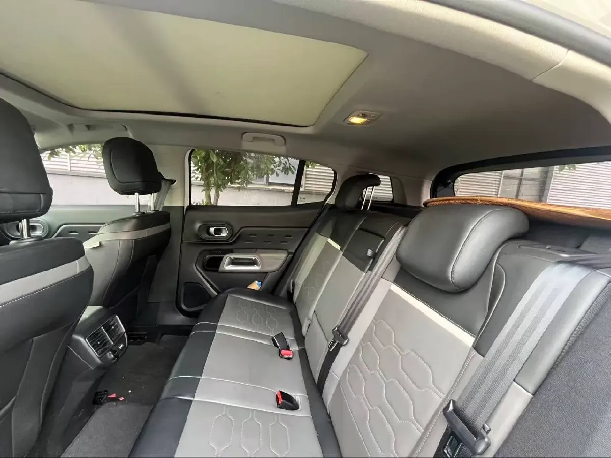 2020 Citroen C5 Aircross 1.6T 170HP L4 6AT,autocango,china used car exporter,china ev exporter,chinese used car exporter,chinese used ev exporter