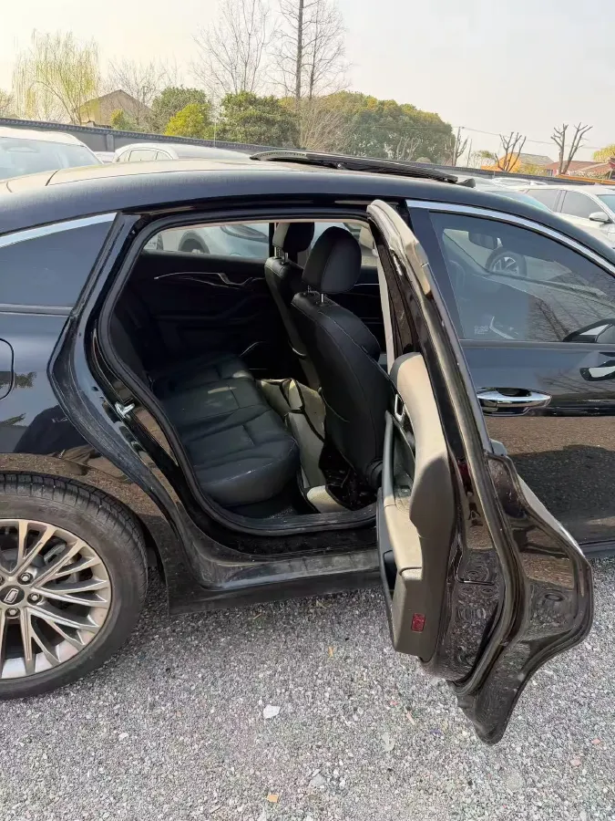 2023 Bestune B70 1.5T 169HP L4 7DCT,autocango,china used car exporter,china ev exporter,chinese used car exporter,chinese used ev exporter