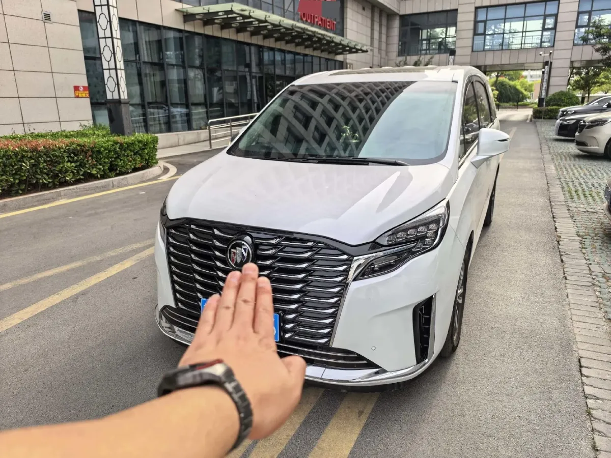 2023 Buick GL8 2.0T 237HP L4 9AT,autocango,china used car exporter,china ev exporter,chinese used car exporter,chinese used ev exporter